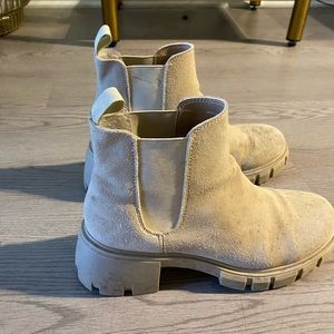 Steve Madden suede Chelsea boots